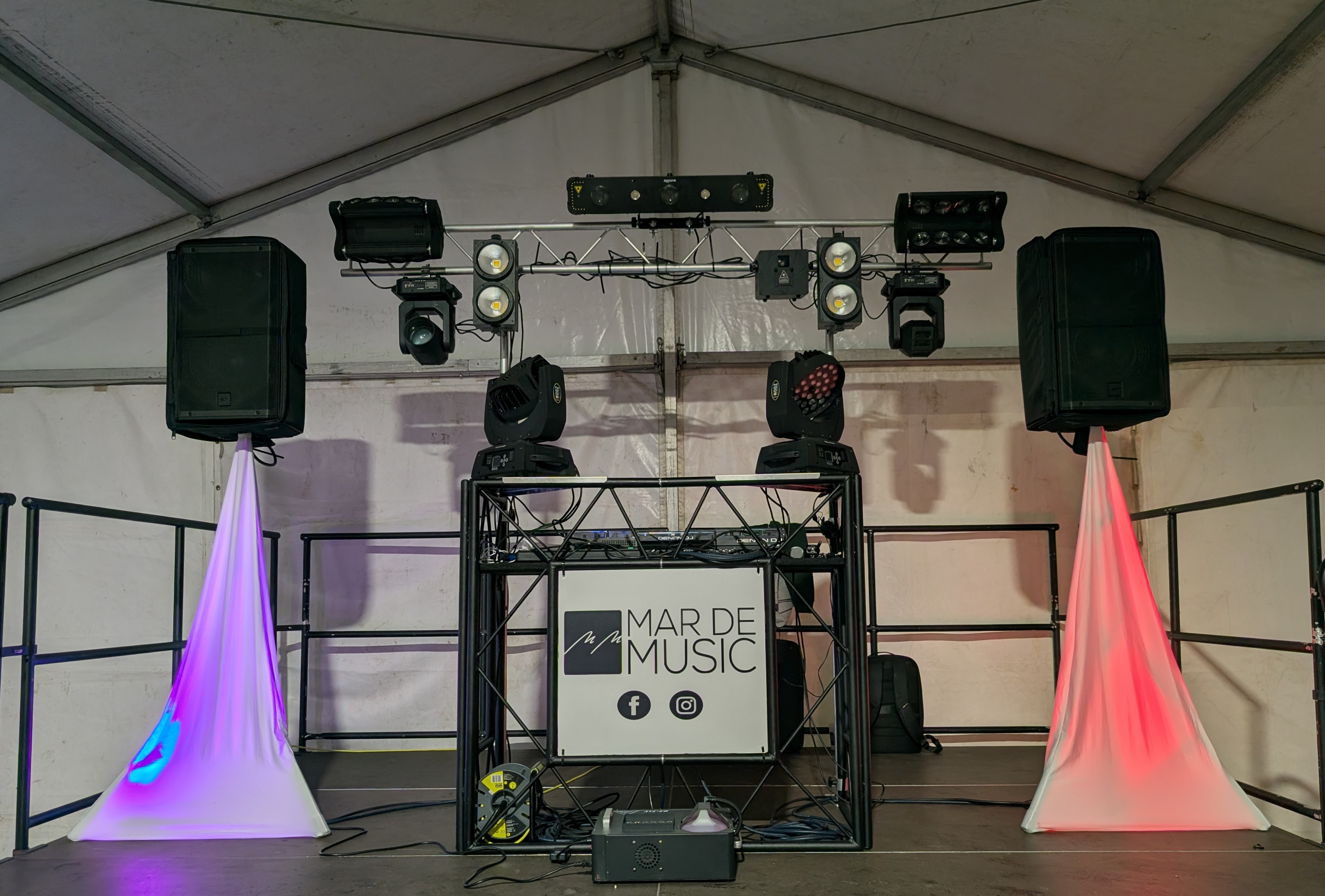 Montaje Pack Premium MAR DE MUSIC Iluminación y DJ